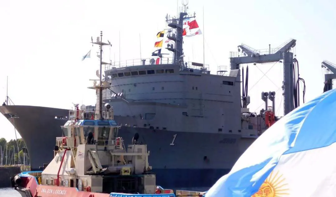 Desde el pasado domingo, el buque logístico ARA “Patagonia” lleva adelante en el Puerto de Buen