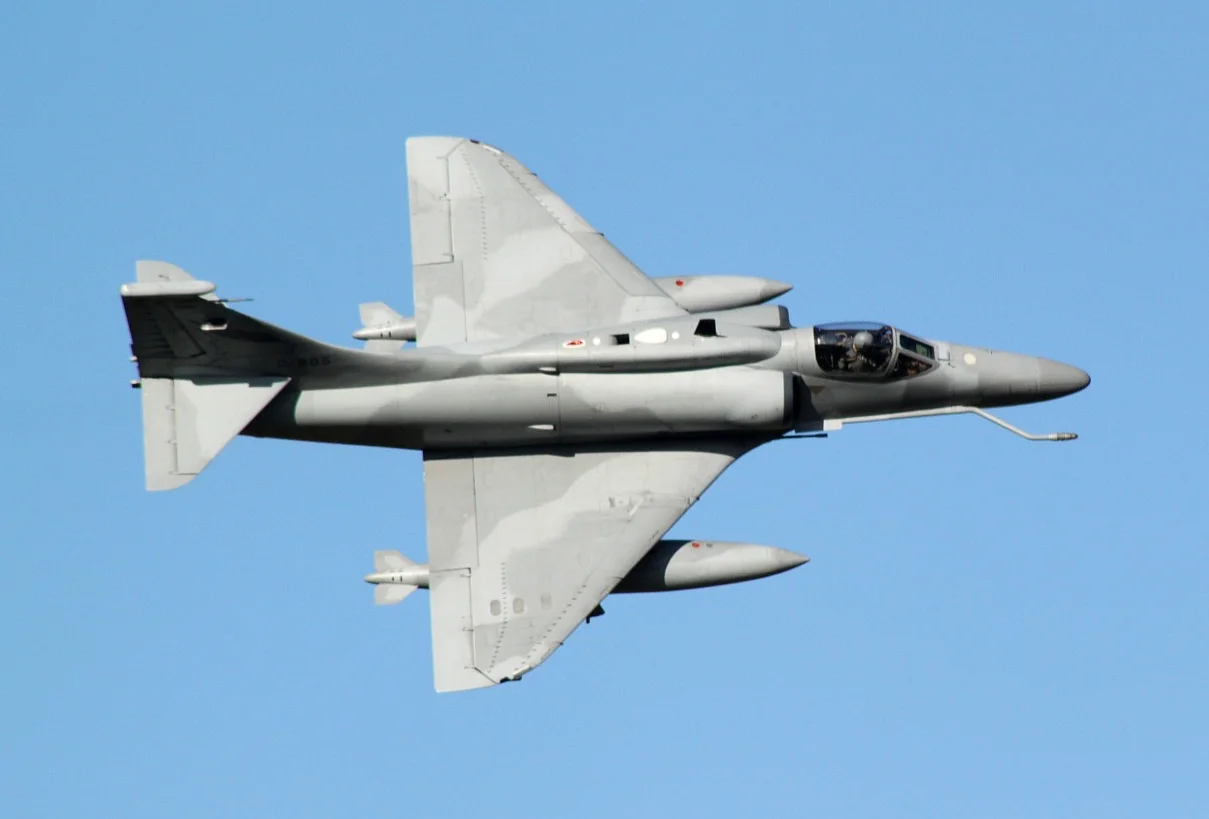 A-4AR_Fightinghawk_2010