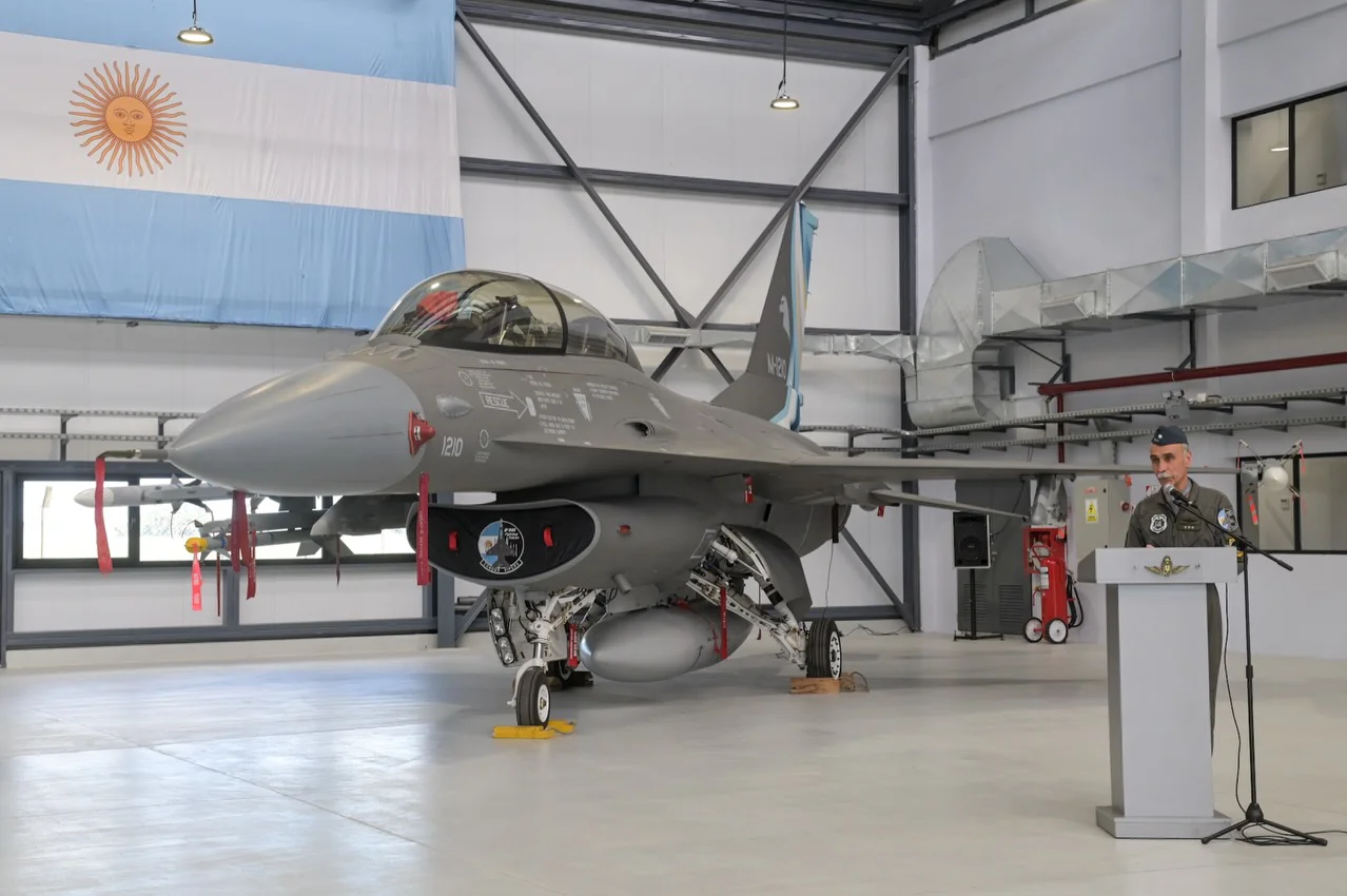 La @fuerzaaerea_arg inauguró el Centro de Instrucción y Capacitación en Mantenimiento de Aeronav