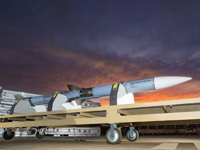 Aim-120-Img-1